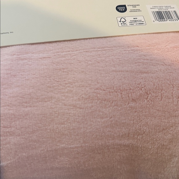 Laura Ashley Throws - Picture 2 of 12